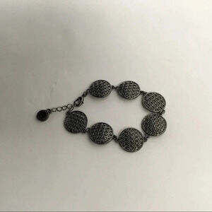 Liz Claiborne Circle‎ Linked Bracelet